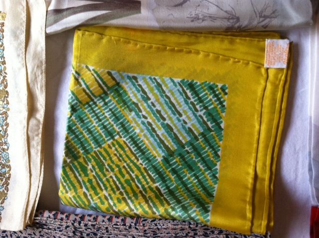 Vintage Scarf Lot 1 [Photo 8]