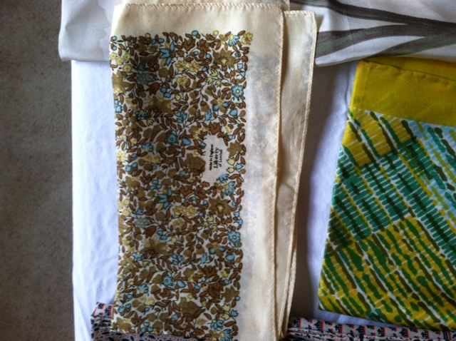 Vintage Scarf Lot 1 [Photo 9]