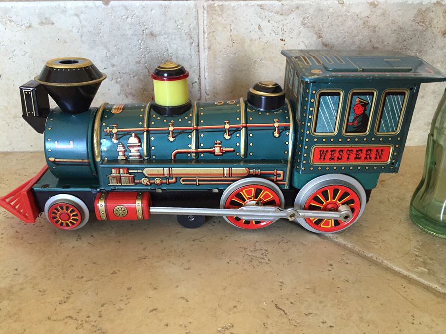 tin toy trains vintage