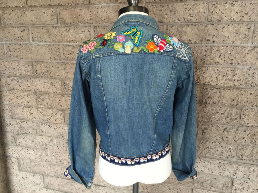 Vintage Denim Jacket With Patches [Photo 2]