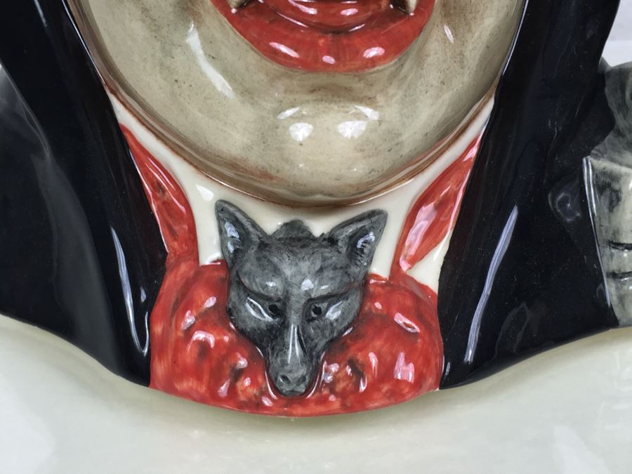 Royal Doulton Large 'Count Dracula' D7053 Character Jug [Photo 5]