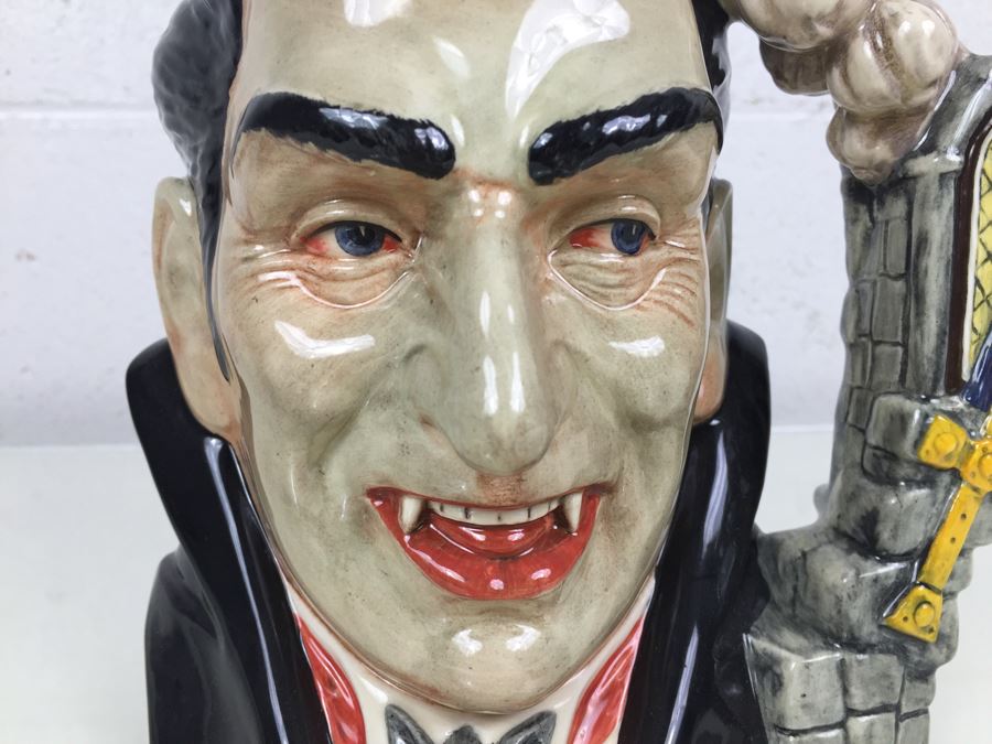 Royal Doulton Large 'Count Dracula' D7053 Character Jug [Photo 2]