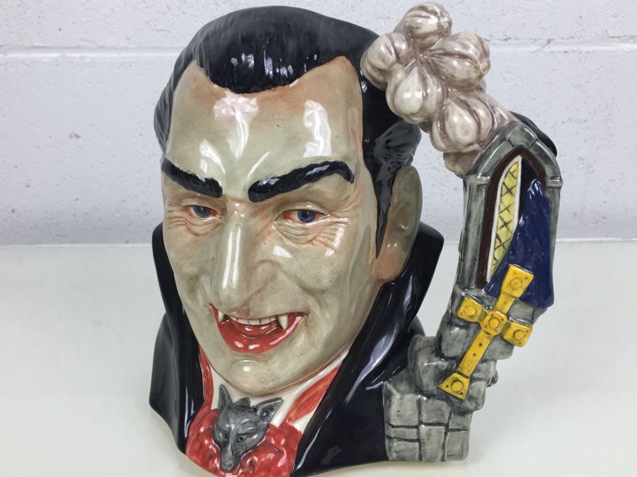 Royal Doulton Large 'Count Dracula' D7053 Character Jug [Photo 6]
