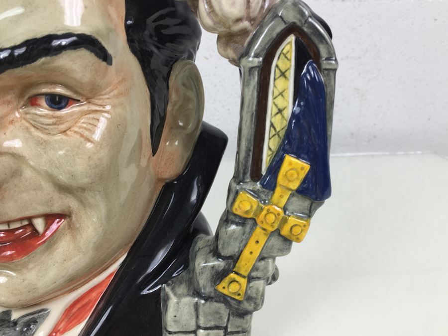 Royal Doulton Large 'Count Dracula' D7053 Character Jug [Photo 7]