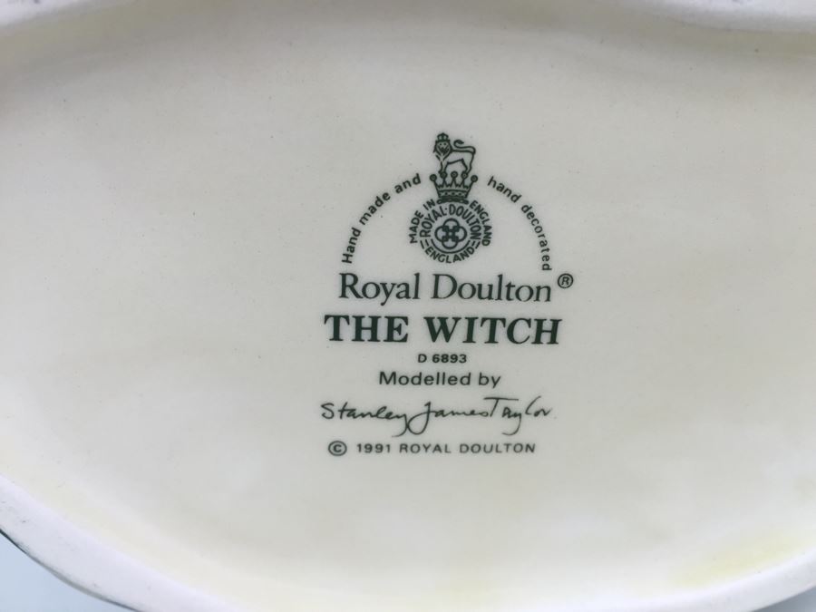 Royal Doulton Large 'The Witch' D6893 Character Jug [Photo 3]