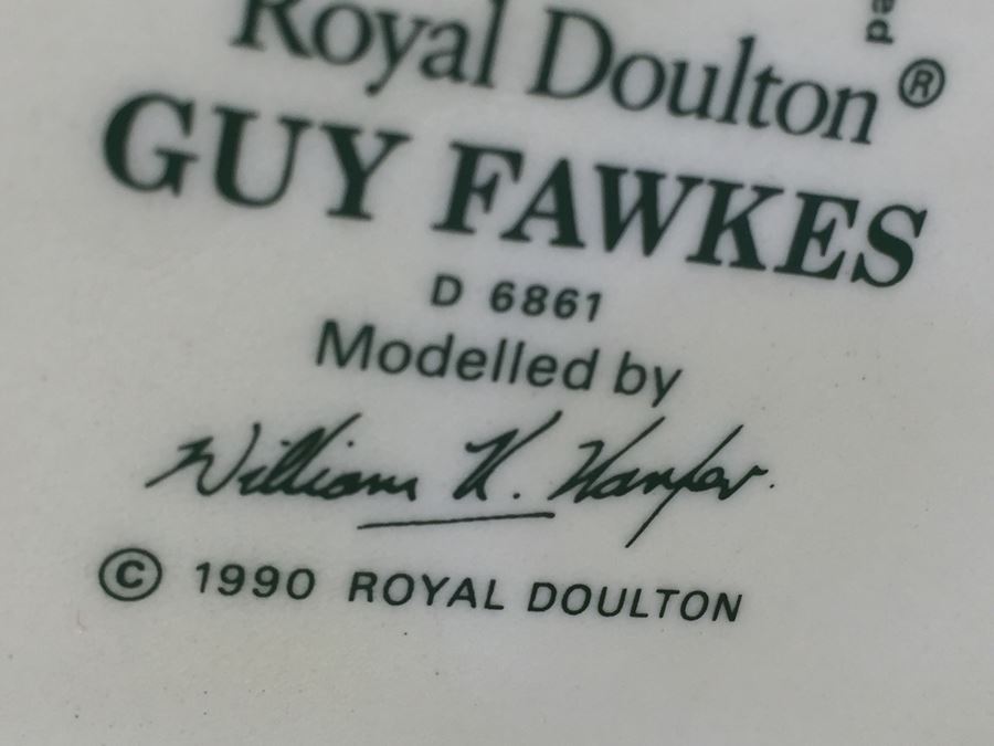 Royal Doulton Large 'Guy Fawkes' D6861 Character Jug [Photo 10]