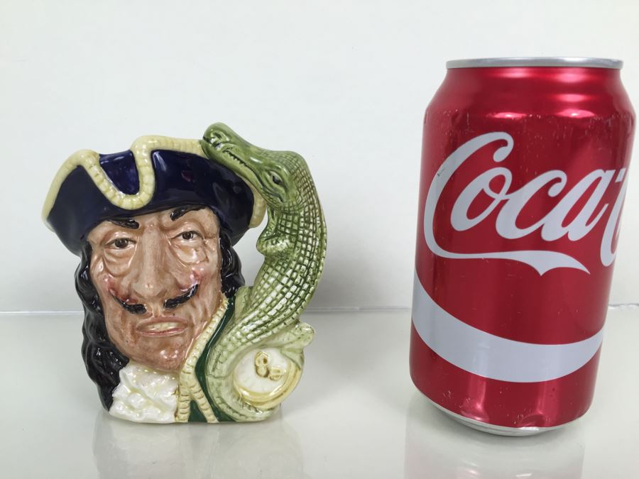 Royal Doulton Small 'Capt.Hook' D6001 Character Jug 1964 [Photo 4]