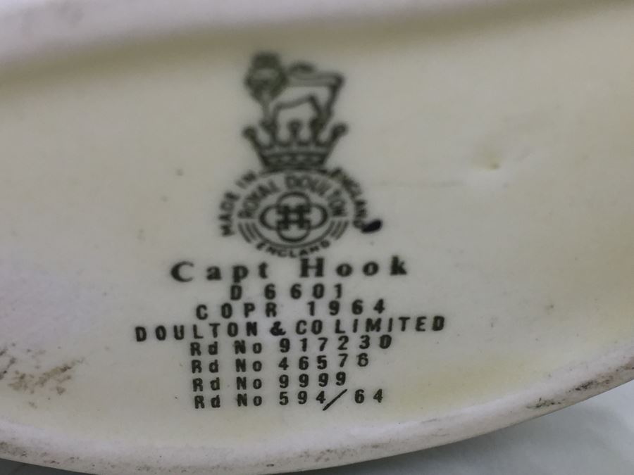 Royal Doulton Small 'Capt.Hook' D6001 Character Jug 1964 [Photo 11]