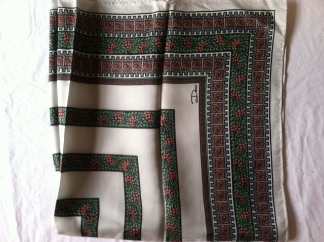 Vintage Scarf Lot 4 [Photo 16]