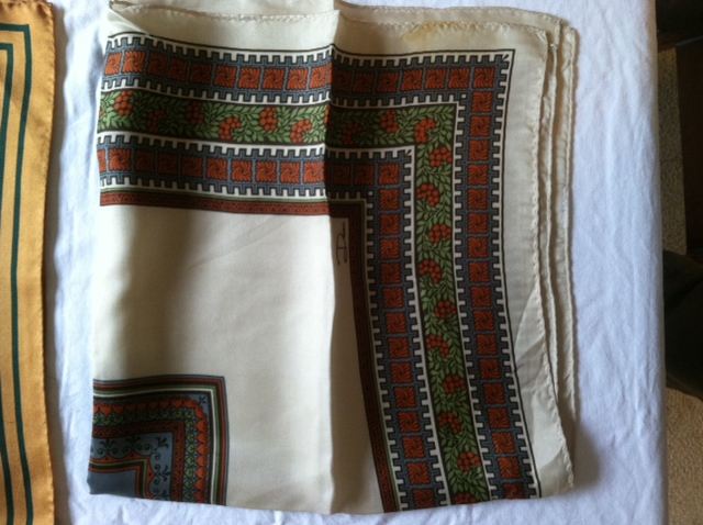 Vintage Scarf Lot 4 [Photo 17]