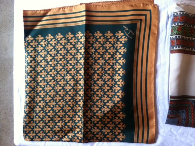 Vintage Scarf Lot 4 [Photo 18]
