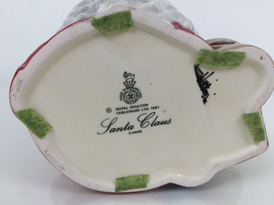 Royal Doulton Large 'Santa Claus' D6668 Character Jug 1981 [Photo 9]