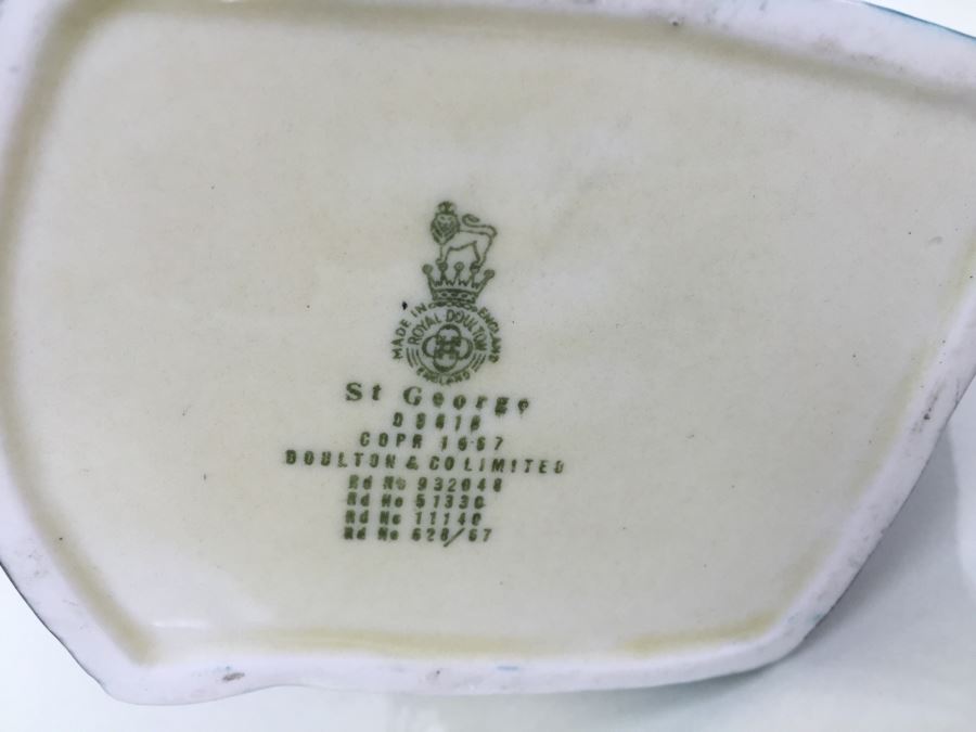Royal Doulton Large 'St. George' D6618 Character Pitcher [Photo 3]