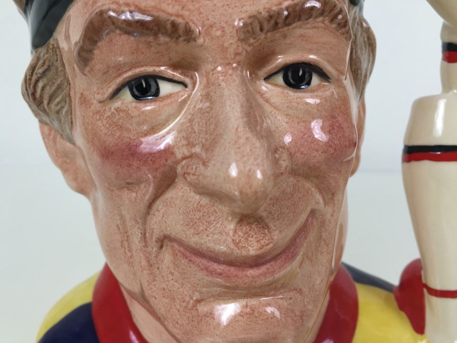 Royal Doulton Large 'The Juggler' D6835 Character Pitcher 1988 [Photo 2]
