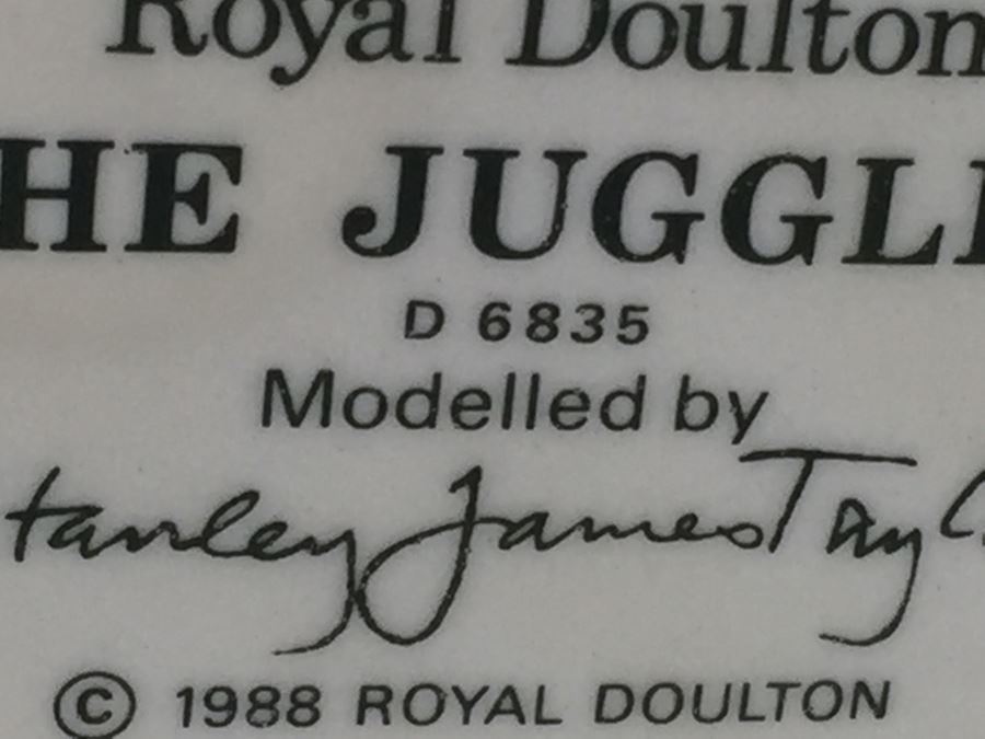 Royal Doulton Large 'The Juggler' D6835 Character Pitcher 1988 [Photo 11]