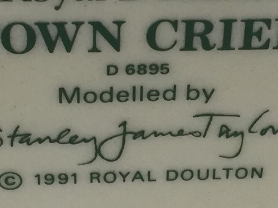 Royal Doulton Large 'Town Crier' D6895 Character Pitcher 1991 [Photo 12]