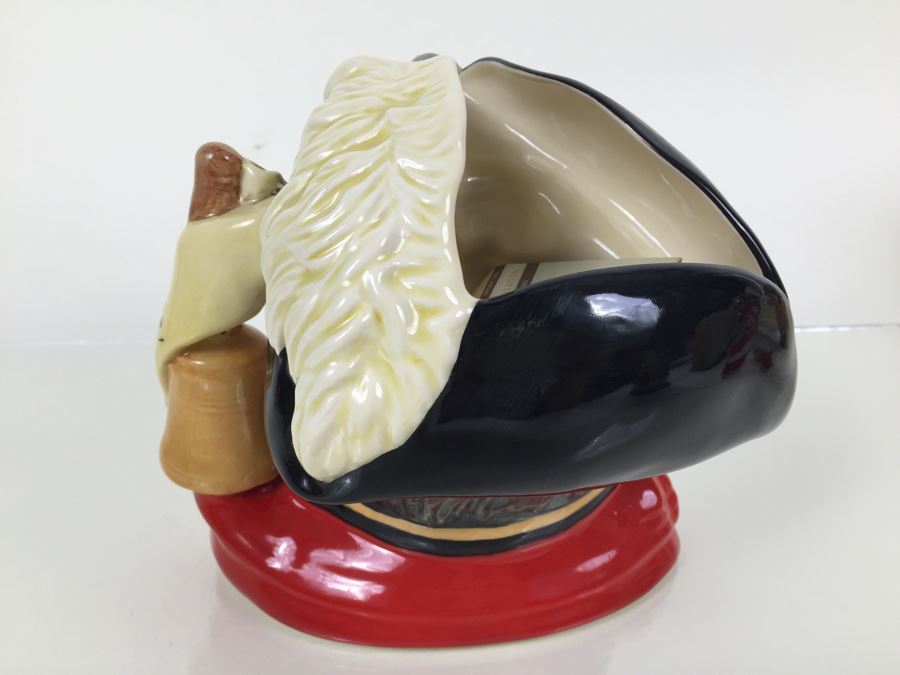 Royal Doulton Large 'Town Crier' D6895 Character Pitcher 1991 [Photo 8]