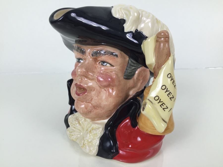 Royal Doulton Large 'Town Crier' D6895 Character Pitcher 1991 [Photo 2]