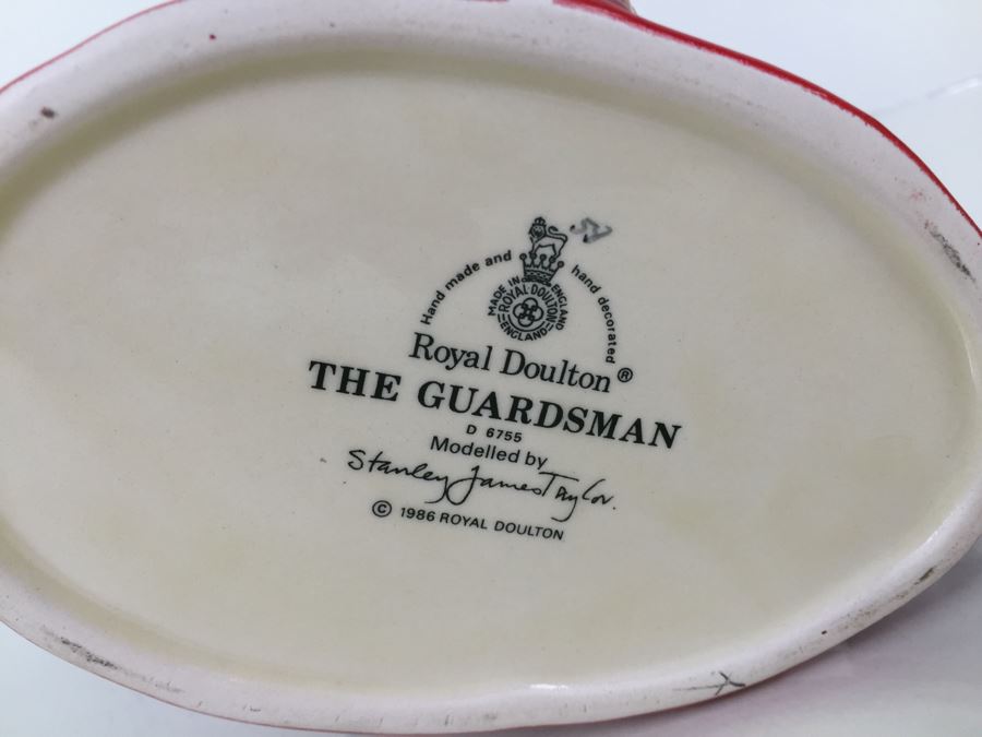 Royal Doulton Large 'The Guardsman' D6755 Character Pitcher 1986 [Photo 3]