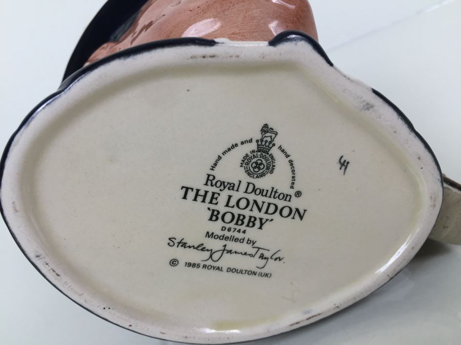 Royal Doulton Large 'The London 'Bobby'' D6744 Character Jug 1985 [Photo 3]