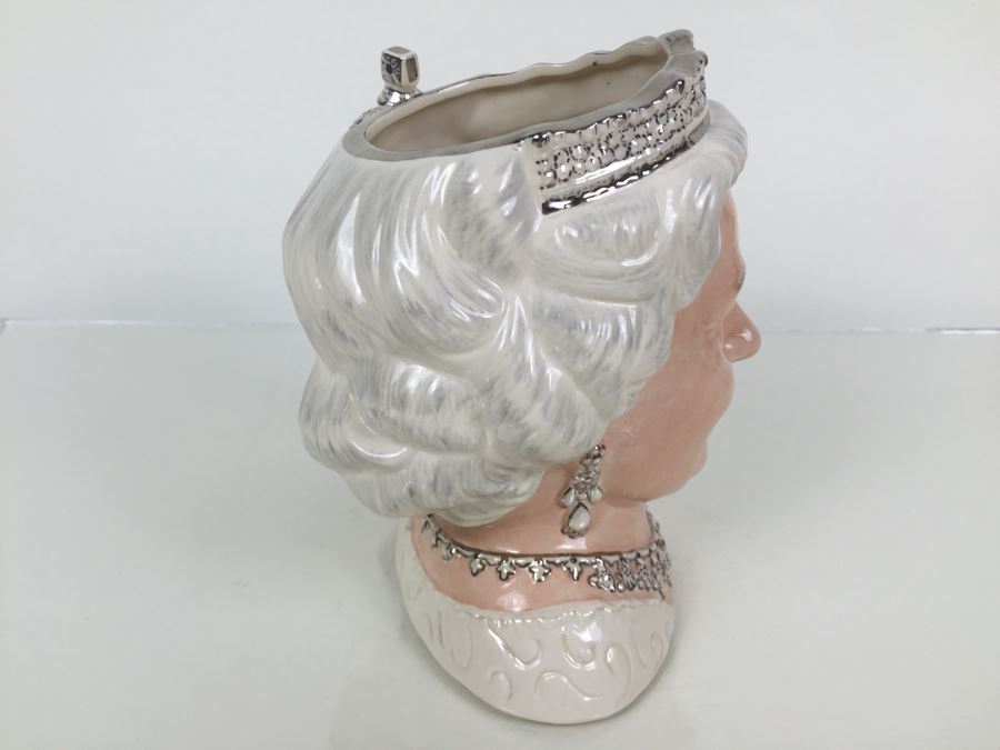 Royal Doulton Large 'Queen Elizabeth II' D7256 Character Jug Signed By Michael Doulton [Photo 10]