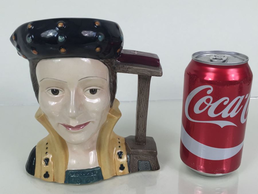 Royal Doulton Large 'Catherine Parr' D6664 Character Pitcher 1980 [Photo 4]