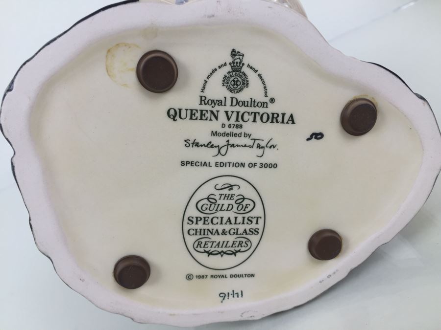 Royal Doulton Large 'Queen Victoria' D6788 Character Jug 1987 Limited Edition 1,416 Of 3,000 [Photo 3]