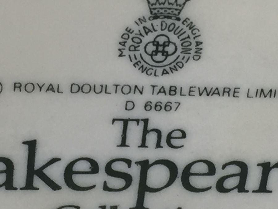 Royal Doulton Large The Shakespearean Collection 'Macbeth' D6667 Character Pitcher 1982 [Photo 13]