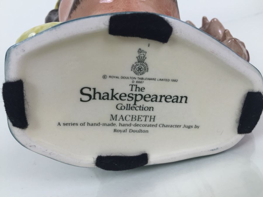 Royal Doulton Large The Shakespearean Collection 'Macbeth' D6667 Character Pitcher 1982 [Photo 3]