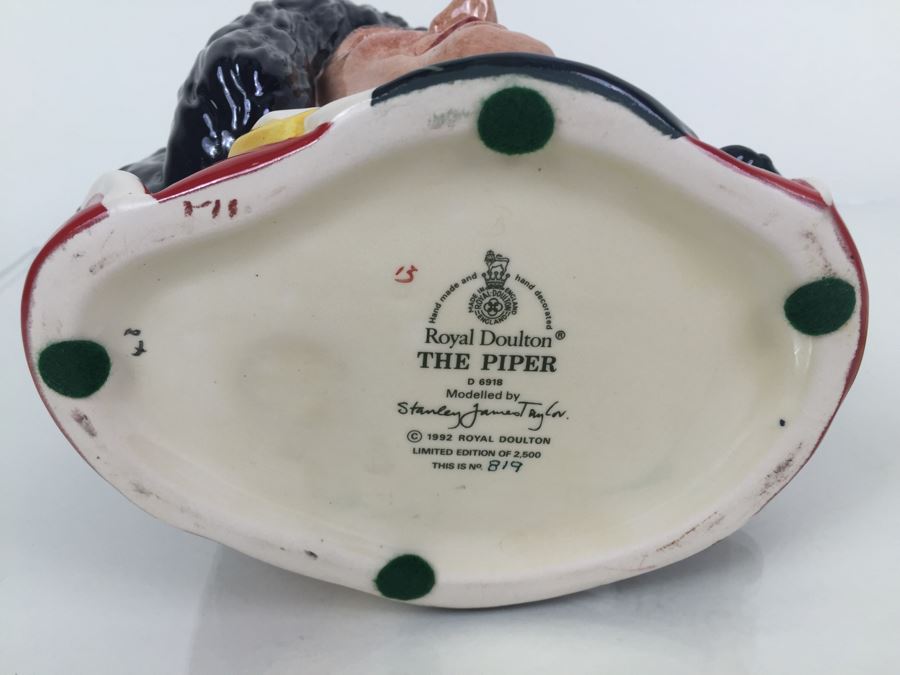 Royal Doulton Large 'The Piper' D6918 Character Pitcher 1992 Limited Edition 819 Of 2,500 [Photo 15]