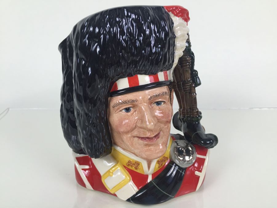 Royal Doulton Large 'The Piper' D6918 Character Pitcher 1992 Limited Edition 819 Of 2,500 [Photo 1]