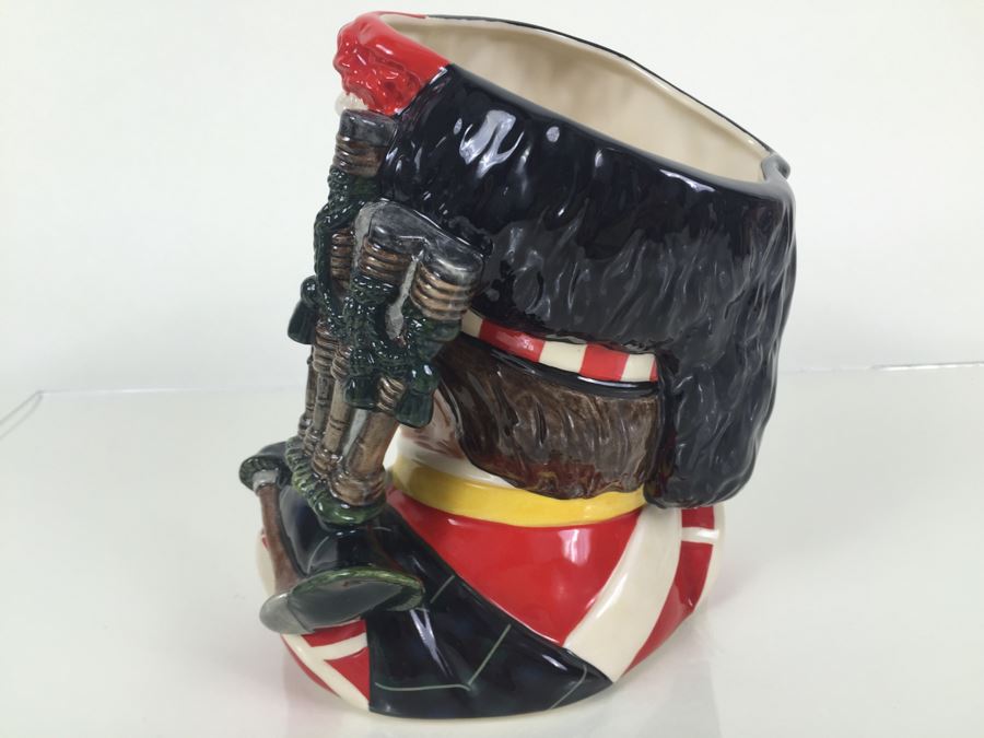 Royal Doulton Large 'The Piper' D6918 Character Pitcher 1992 Limited Edition 819 Of 2,500 [Photo 8]