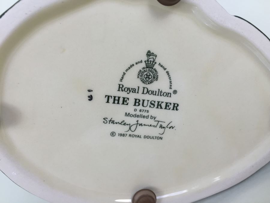 Royal Doulton Large 'The Busker' D6775 Character Pitcher 1987 [Photo 3]