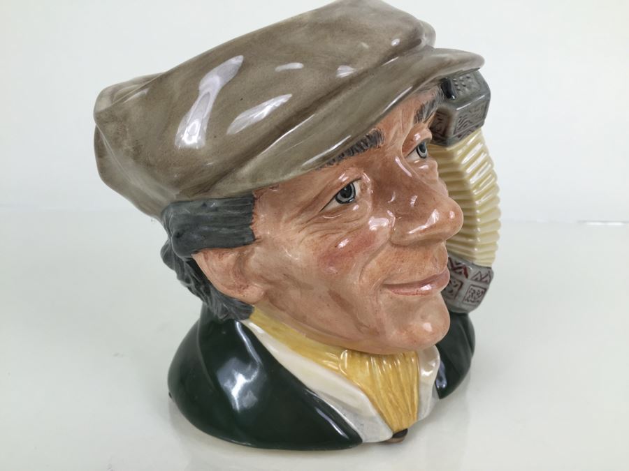 Royal Doulton Large 'The Busker' D6775 Character Pitcher 1987 [Photo 10]