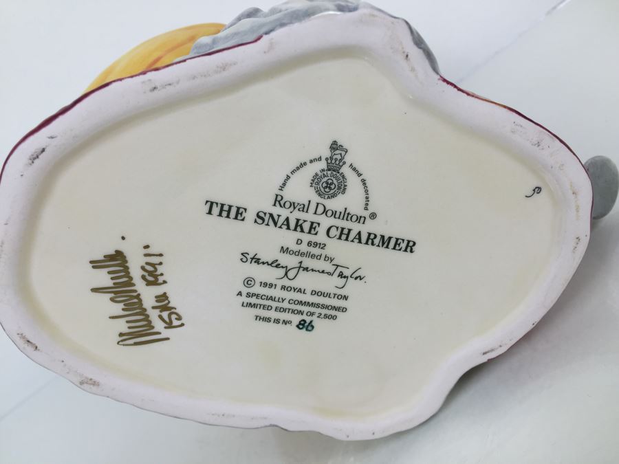 Royal Doulton Large 'The Snake Charmer' D6912 Character Pitcher 1991 Limited Edition 86 Of 2,500 Signed By Michael Doulton [Photo 3]