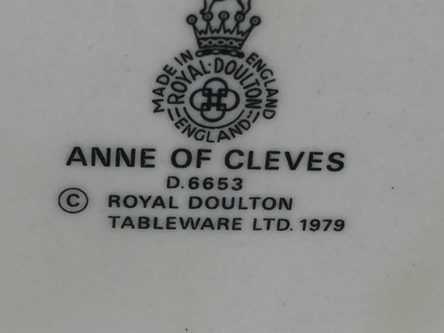 Royal Doulton Large 'Anne of Cleves' D6653 Character Jug 1979 [Photo 3]