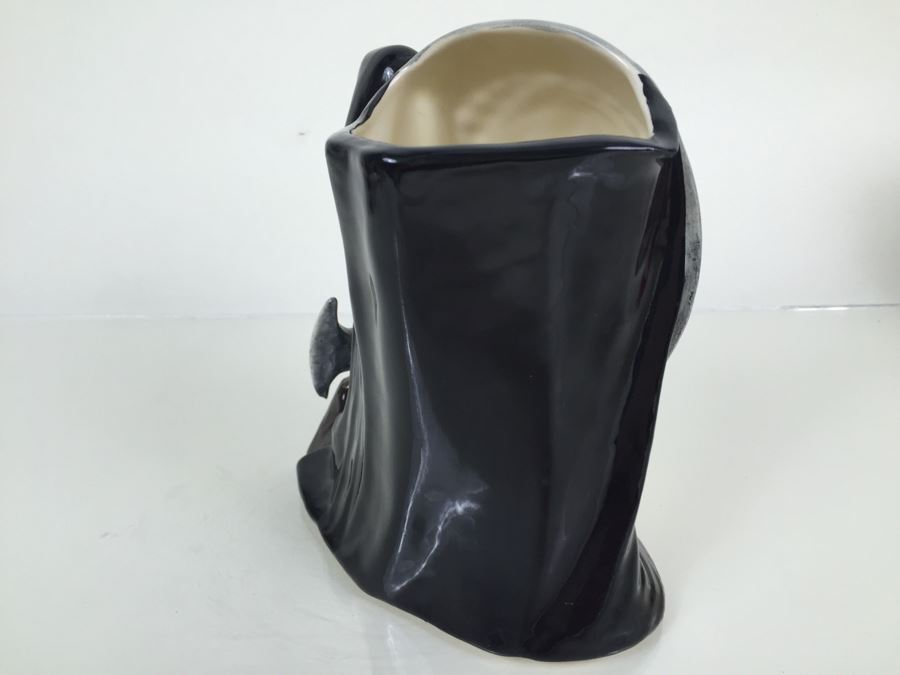 Royal Doulton Large 'Anne Boleyn' D6644 Character Pitcher 1975 [Photo 7]