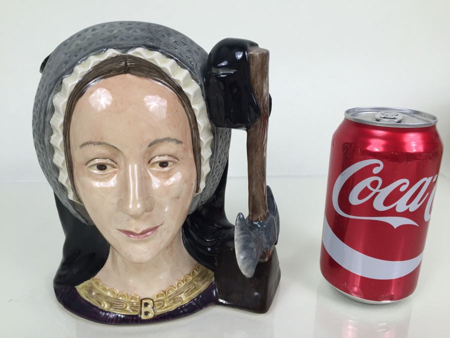 Royal Doulton Large 'Anne Boleyn' D6644 Character Pitcher 1975 [Photo 4]