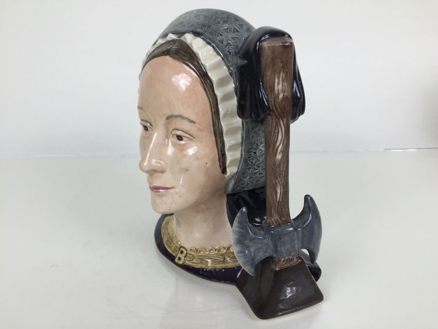 Royal Doulton Large 'Anne Boleyn' D6644 Character Pitcher 1975 [Photo 5]