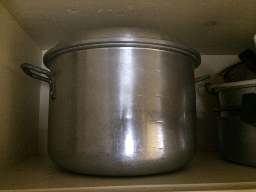 Pot and Pan Lot [Photo 3]