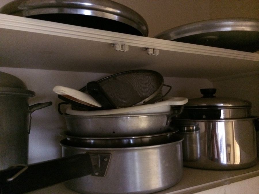 Pot and Pan Lot [Photo 4]