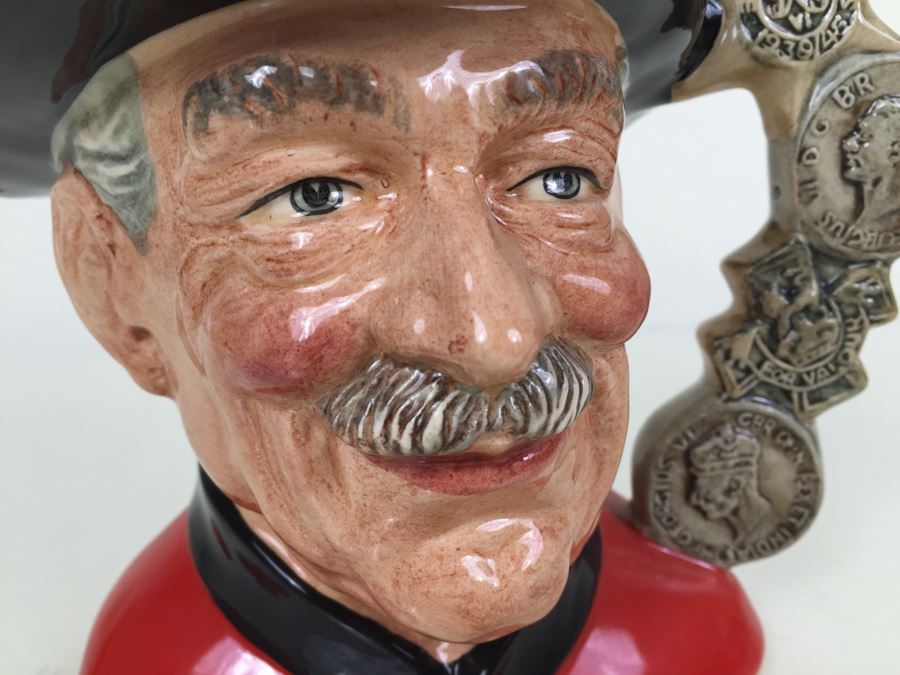 Royal Doulton Large 'Chelsea Pensioner' D6833 Character Pitcher 1988 Limited Edition 61 Of 250 [Photo 2]