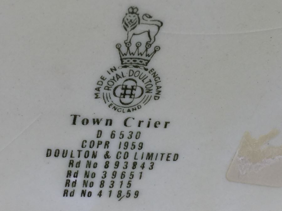 Royal Doulton Large 'Town Crier' D6530 Character Pitcher 1959 [Photo 3]