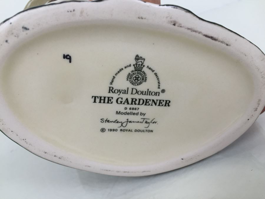 Royal Doulton Large 'The Gardener' D6867 Character Pitcher 1990 [Photo 3]