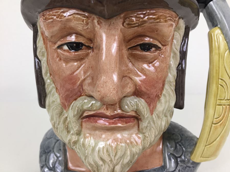 Royal Doulton Large 'Gladiator' D6550 Character Pitcher 1960 [Photo 2]