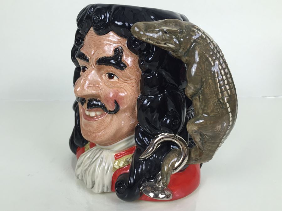 Royal Doulton Large 'Captain Hook' D6947 Character Pitcher 1993 [Photo 5]