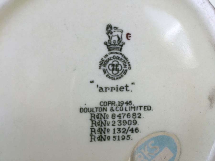 Royal Doulton Large ''Arriet' RN847682 Character Pitcher 1946 [Photo 3]
