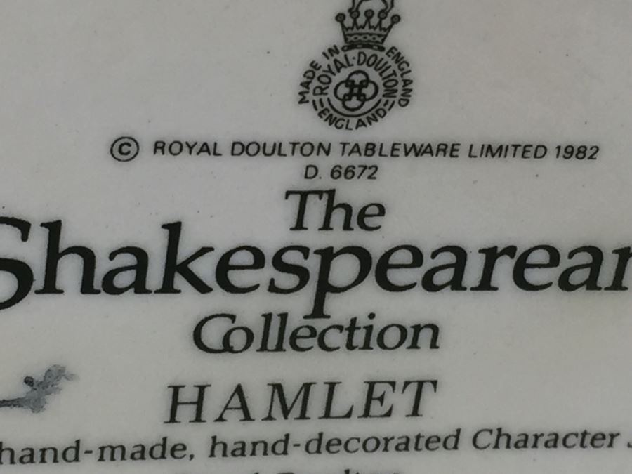 Royal Doulton Large The Shakespearean Collection 'Hamlet' D6672 Character Mug 1982 [Photo 13]