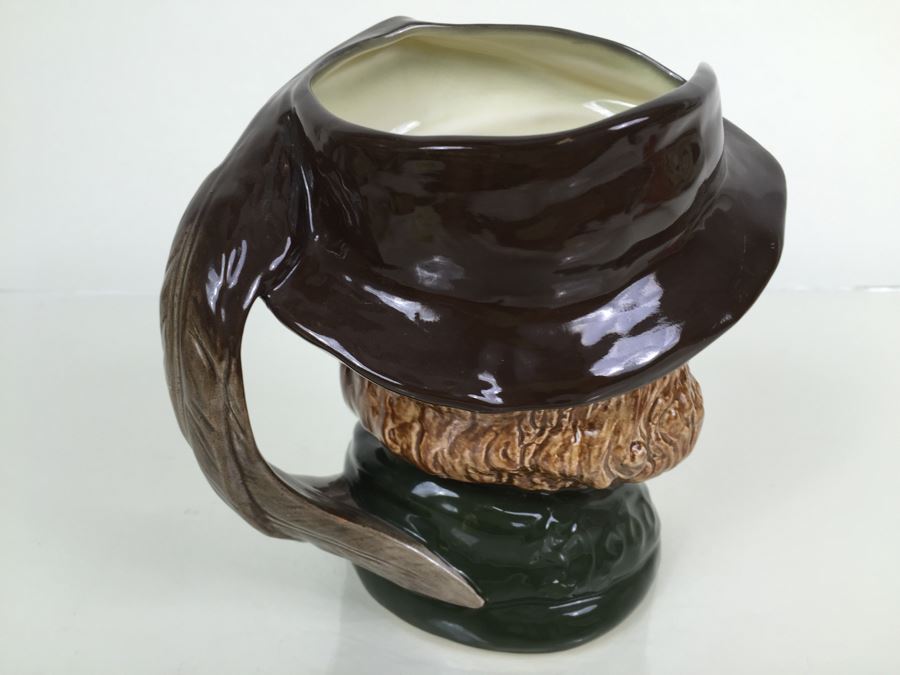 Royal Doulton Large 'Robin Hood' RN847681 Character Pitcher 1946 [Photo 8]