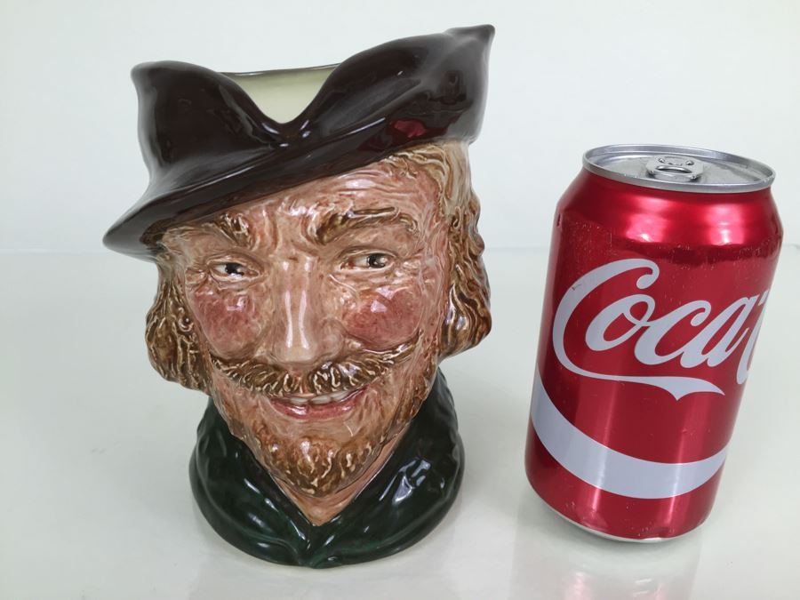 Royal Doulton Large 'Robin Hood' RN847681 Character Pitcher 1946 [Photo 4]